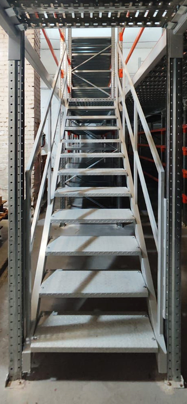 Псков. Мост для мезонинов.